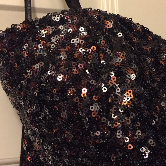 Strapless sequin fitted dress - Picture 4 of 6